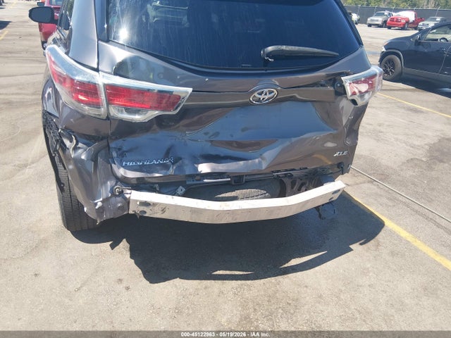2015 Toyota Highlander Xle V6 მანქანა იყიდება აუქციონზე, vin: 5TDKKRFH8FS048470, აუქციონის ნომერი: 45122963