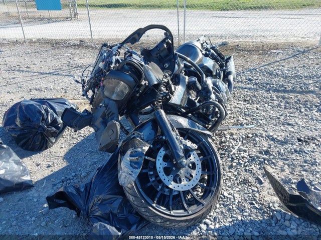 Harley-Davidson FLTRXS 2019 1HD1KTP10KB662620 Image 2
