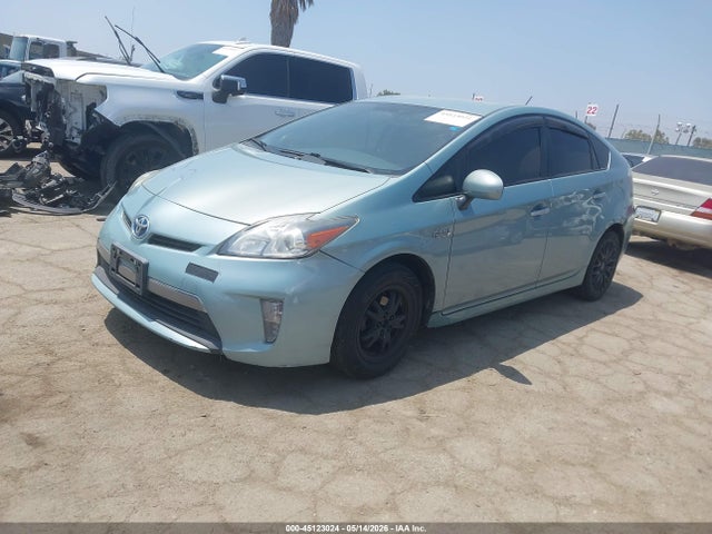 Toyota PRIUS PLUG-IN 2014 JTDKN3DP9E3061937 Image 2