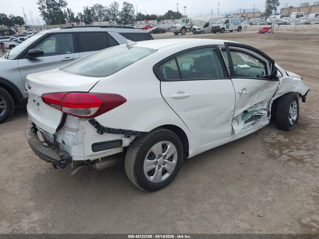 Продаж на аукціоні авто 2018 Kia Forte Lx, vin: 3KPFK4A77JE218405, номер лоту: 45123109