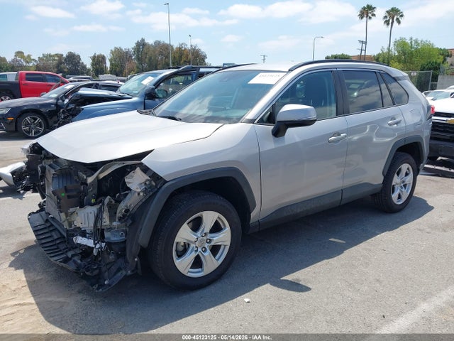 Toyota Rav4 Xle 2020 2T3W1RFV4LW097198 Image 2