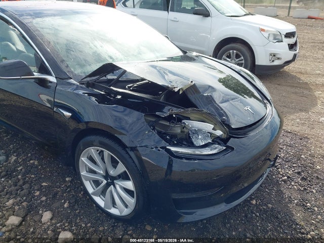 2018 Tesla Model 3 Long Range/mid Range მანქანა იყიდება აუქციონზე, vin: 5YJ3E1EAXJF122759, აუქციონის ნომერი: 45123168