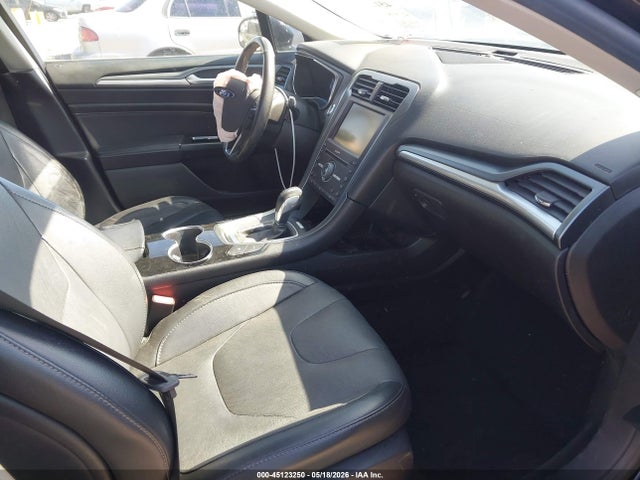 45123250 :رقم المزاد ، 3FA6P0SU1GR229566 vin ، 2016 Ford Fusion Energi Titanium مزاد بيع
