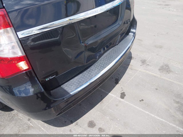 2014 Chrysler Town & Country Touring მანქანა იყიდება აუქციონზე, vin: 2C4RC1BG6ER251519, აუქციონის ნომერი: 45123267