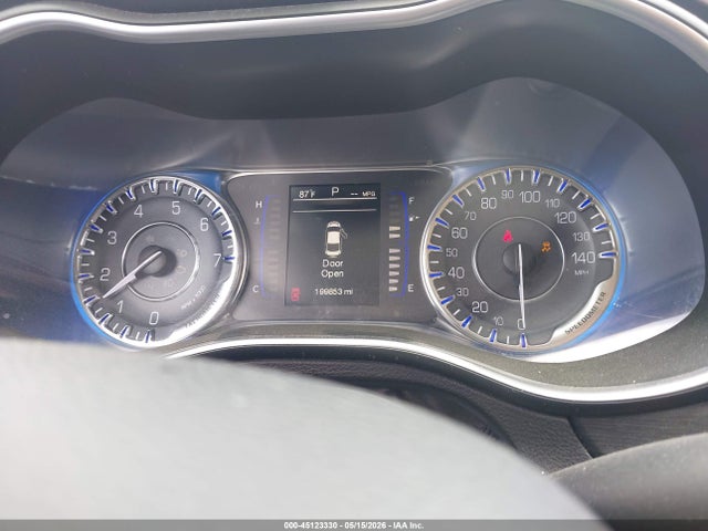 Aukcja sprzedaży 2015 Chrysler 200 Limited, vin: 1C3CCCAB8FN652306, numer aukcji: 45123330