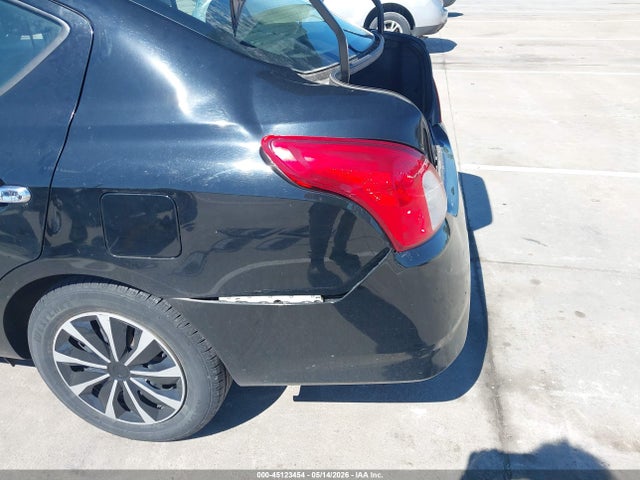 3N1CN7AP8JL879550 Nissan Versa 1.6 Sv
