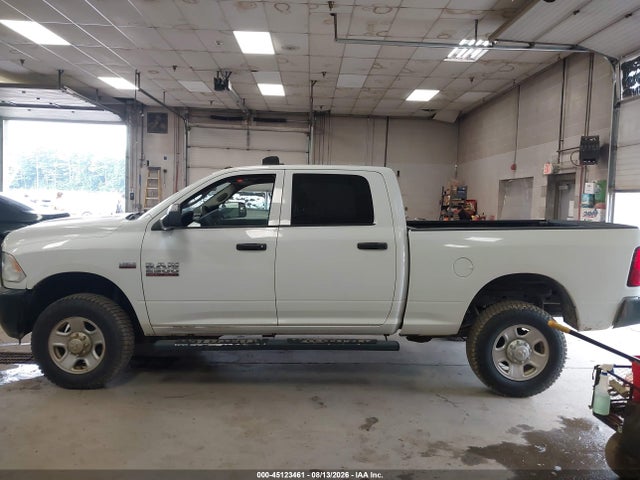 45123461 :رقم المزاد ، 3C6TR5CT3JG306698 vin ، 2018 Ram 2500 مزاد بيع
