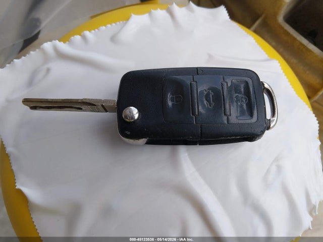 Продажа на аукционе авто 2008 Volkswagen New Beetle S, vin: 3VWPG31C38M505279, номер лота: 45123538