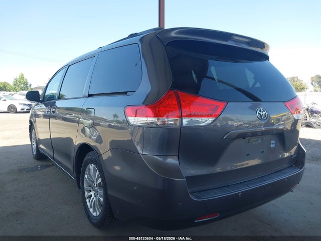 Aukcja sprzedaży 2013 Toyota Sienna Xle V6 8 Passenger, vin: 5TDYK3DC7DS321023, numer aukcji: 45123604