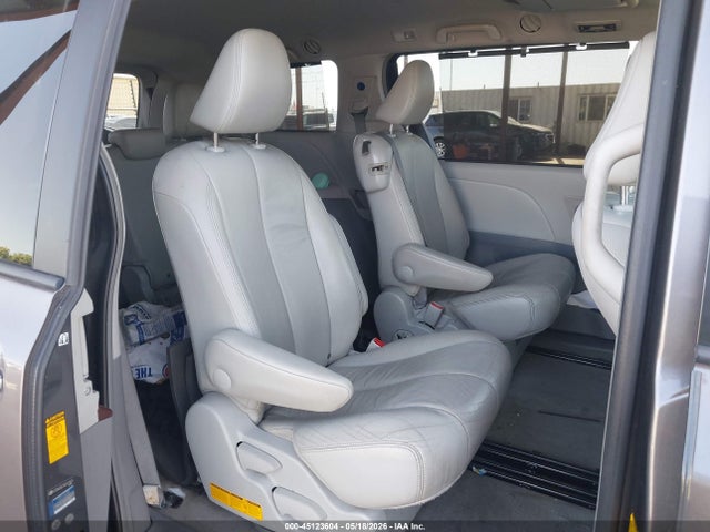Aukcja sprzedaży 2013 Toyota Sienna Xle V6 8 Passenger, vin: 5TDYK3DC7DS321023, numer aukcji: 45123604