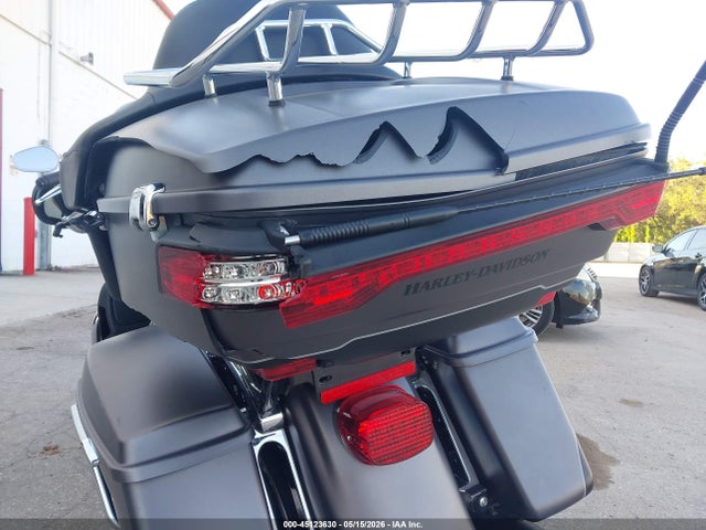 1HD1KED18HB663376 Harley-Davidson Flhtk Ultra Limited