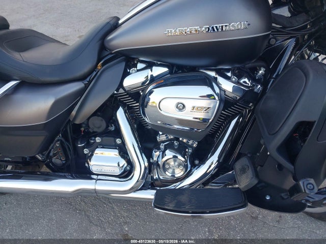 1HD1KED18HB663376 Harley-Davidson Flhtk Ultra Limited