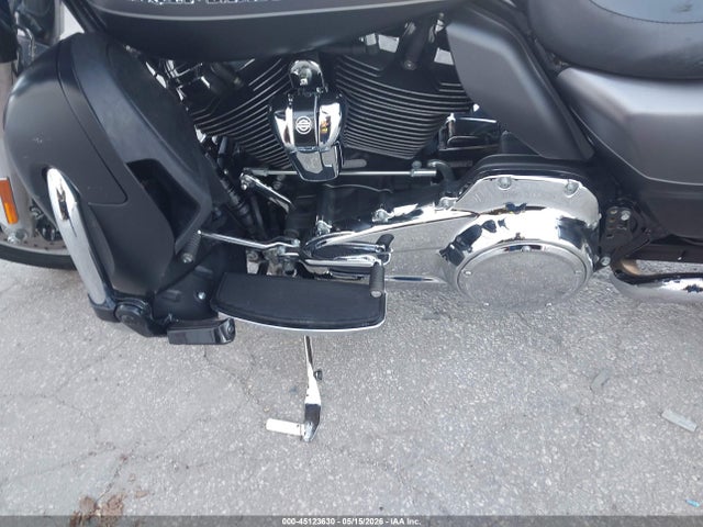 1HD1KED18HB663376 Harley-Davidson Flhtk Ultra Limited
