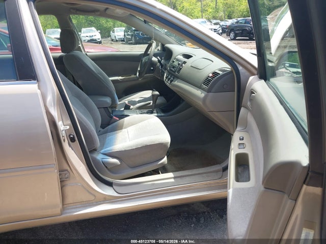 45123708 :رقم المزاد ، 4T1BE32K82U030218 vin ، 2002 Toyota Camry Le مزاد بيع