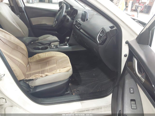 Продажа на аукционе авто 2015 Mazda Mazda3 I Sport, vin: 3MZBM1U78FM130850, номер лота: 45123718