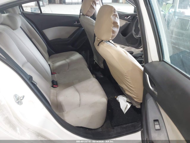 Продажа на аукционе авто 2015 Mazda Mazda3 I Sport, vin: 3MZBM1U78FM130850, номер лота: 45123718