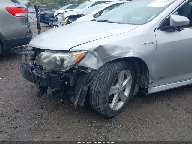 4T1BD1FK6EU130663 Toyota Camry Hybrid Se Limited Edition