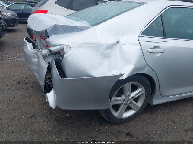 4T1BD1FK6EU130663 Toyota Camry Hybrid Se Limited Edition