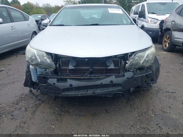 4T1BD1FK6EU130663 Toyota Camry Hybrid Se Limited Edition