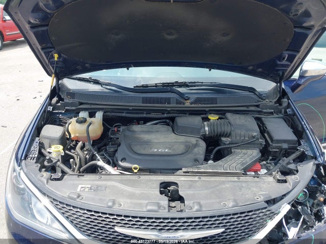 Продаж на аукціоні авто 2017 Chrysler Pacifica Limited, vin: 2C4RC1GG4HR798060, номер лоту: 45123777