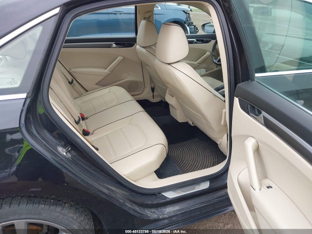 Volkswagen Passat 1.8t R-line 2017 1VWDT7A3XHC044153 Image 8