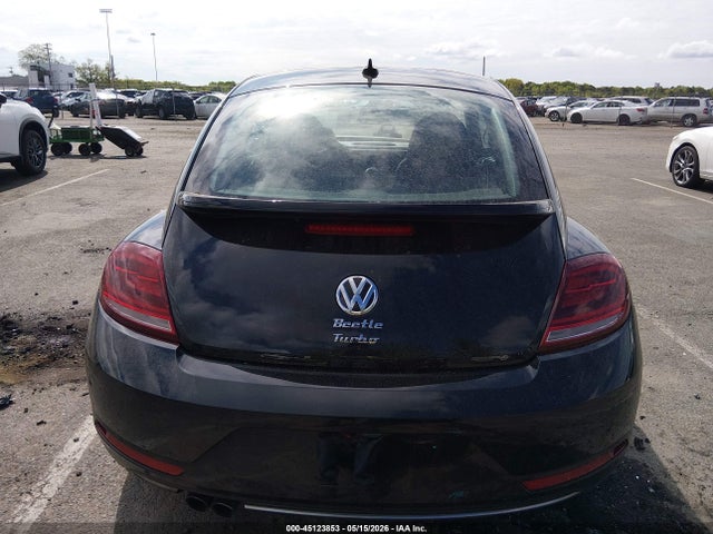 2018 Volkswagen Beetle 2.0t Se მანქანა იყიდება აუქციონზე, vin: 3VWJD7AT3JM714176, აუქციონის ნომერი: 45123853