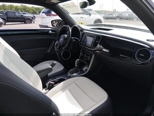 2018 Volkswagen Beetle 2.0t Se მანქანა იყიდება აუქციონზე, vin: 3VWJD7AT3JM714176, აუქციონის ნომერი: 45123853