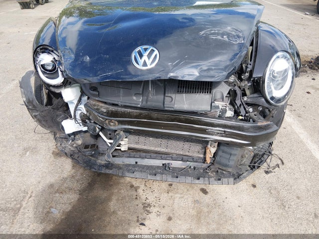 2018 Volkswagen Beetle 2.0t Se მანქანა იყიდება აუქციონზე, vin: 3VWJD7AT3JM714176, აუქციონის ნომერი: 45123853