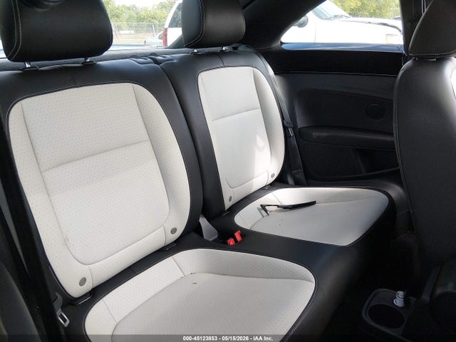 2018 Volkswagen Beetle 2.0t Se მანქანა იყიდება აუქციონზე, vin: 3VWJD7AT3JM714176, აუქციონის ნომერი: 45123853