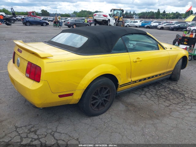 2005 Ford Mustang მანქანა იყიდება აუქციონზე, vin: 1ZVHT84NX55233051, აუქციონის ნომერი: 45123862