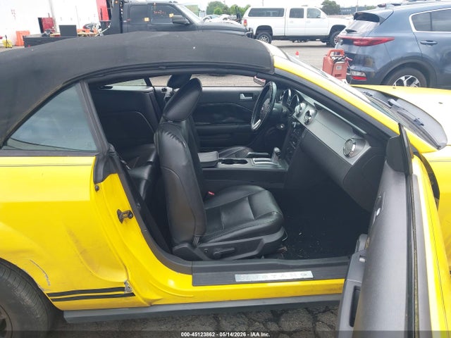 2005 Ford Mustang მანქანა იყიდება აუქციონზე, vin: 1ZVHT84NX55233051, აუქციონის ნომერი: 45123862