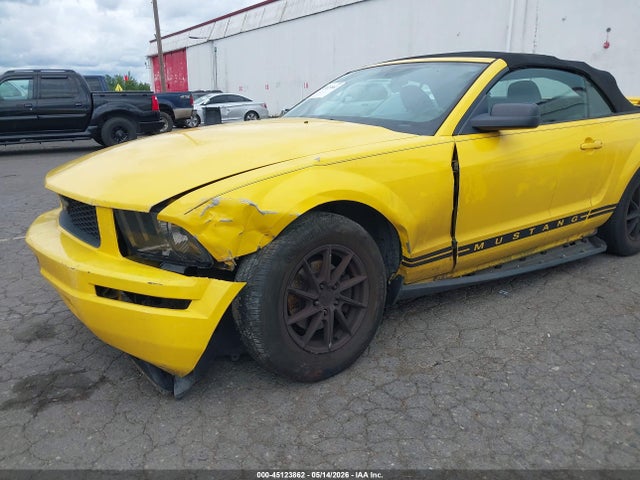 2005 Ford Mustang მანქანა იყიდება აუქციონზე, vin: 1ZVHT84NX55233051, აუქციონის ნომერი: 45123862