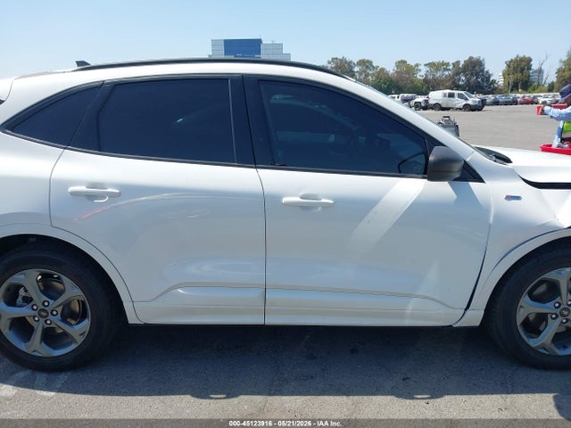 Ford Escape St-line 2023 1FMCU0MN7PUA64042 Image 13