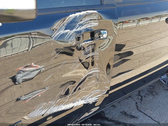 45123935 :رقم المزاد ، 1C6RREJT3MN835108 vin ، 2021 Ram 1500 Laramie  4x2 5'7 Box مزاد بيع
