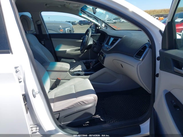 KM8J3CA40JU702713 Hyundai TUCSON SEL
