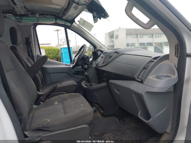 2018 Ford Transit-250 მანქანა იყიდება აუქციონზე, vin: 1FTYR1YM6JKA65043, აუქციონის ნომერი: 45123952