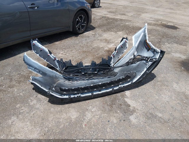 2025 Toyota Crown Signia Xle მანქანა იყიდება აუქციონზე, vin: JTDACAAJ1S3019702, აუქციონის ნომერი: 45123953