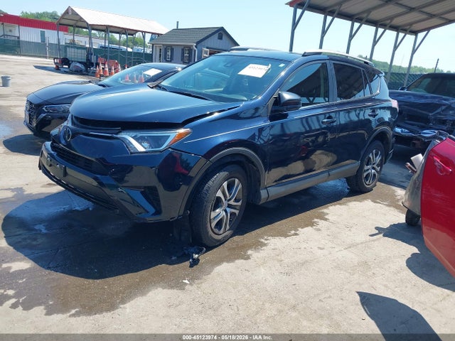 2017 Toyota Rav4 Le მანქანა იყიდება აუქციონზე, vin: JTMBFREV9HJ700881, აუქციონის ნომერი: 45123974