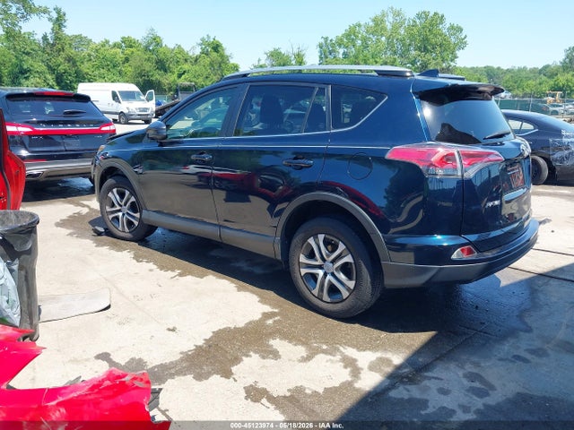 2017 Toyota Rav4 Le მანქანა იყიდება აუქციონზე, vin: JTMBFREV9HJ700881, აუქციონის ნომერი: 45123974