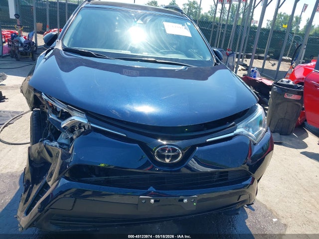 2017 Toyota Rav4 Le მანქანა იყიდება აუქციონზე, vin: JTMBFREV9HJ700881, აუქციონის ნომერი: 45123974