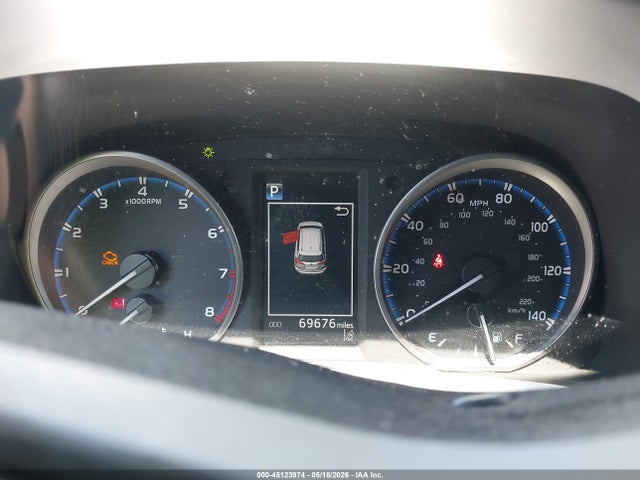 2017 Toyota Rav4 Le მანქანა იყიდება აუქციონზე, vin: JTMBFREV9HJ700881, აუქციონის ნომერი: 45123974