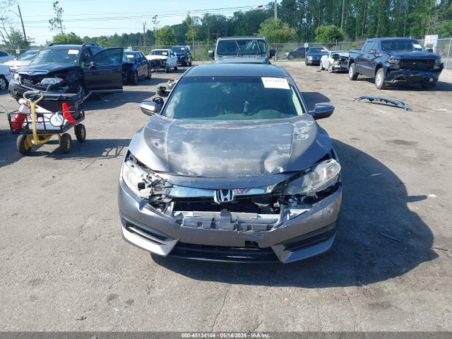Aukcja sprzedaży 2018 Honda Civic Lx, vin: 19XFC2E52JE027341, numer aukcji: 45124104