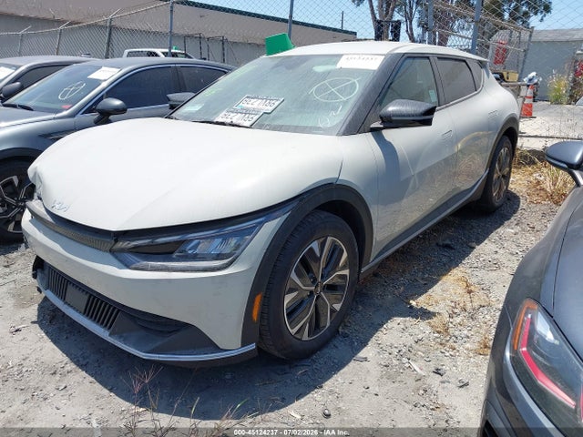 KIA Ev6 Light Long Range 2024 KNDC34LA4R5224632 Image 2
