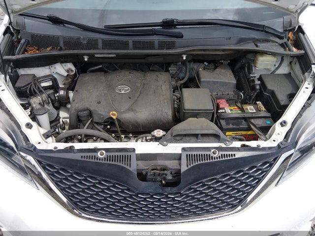 Toyota Sienna Se 8 Passenger 2017 5TDXZ3DC9HS863298 Image 10