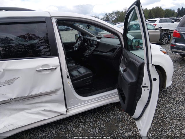 Toyota Sienna Se 8 Passenger 2017 5TDXZ3DC9HS863298 Image 5