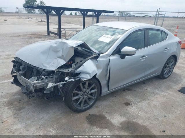 Продаж на аукціоні авто 2018 Mazda Mazda3 Touring, vin: 3MZBN1V39JM243594, номер лоту: 45124282