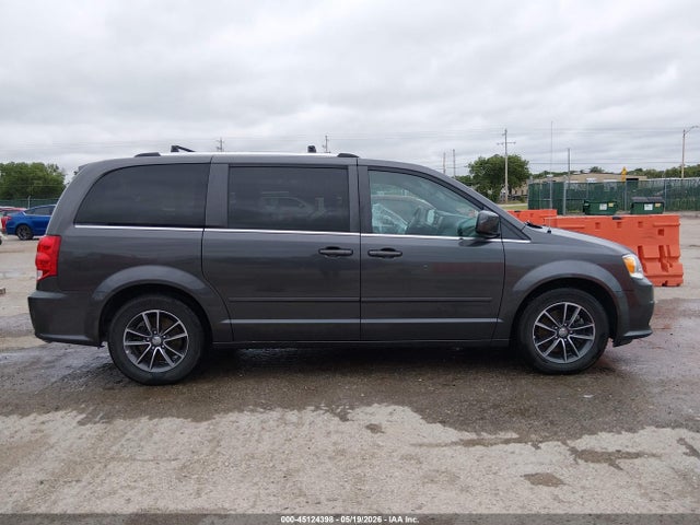 2C4RDGCGXHR689849 Dodge Grand Caravan Sxt