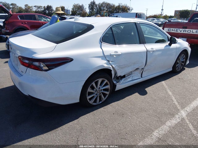 2022 Toyota Camry Le მანქანა იყიდება აუქციონზე, vin: 4T1C11AK3NU681010, აუქციონის ნომერი: 45124425