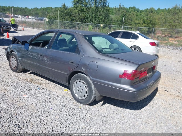 45124500 :رقم المزاد ، 4T1BG22K3XU891611 vin ، 1999 Toyota Camry Le مزاد بيع