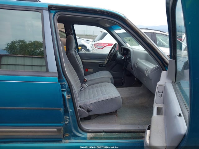 1994 Ford Explorer მანქანა იყიდება აუქციონზე, vin: 1FMDU34X3RUE75738, აუქციონის ნომერი: 45124503